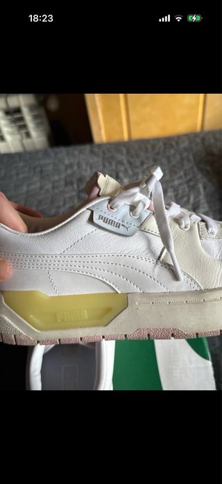Zapatillas Puma Blancas y Rosas
