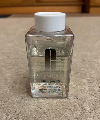 Lote Clinique ID Jelly + Cartucho Tono Irregular