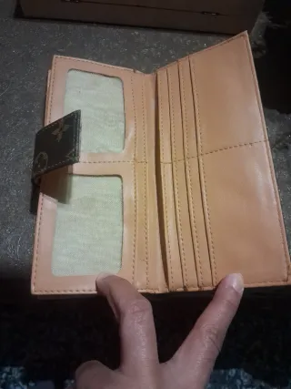 Monedero estillo Louis Vuitton Marrón