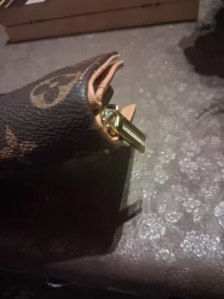 Monedero estillo Louis Vuitton Marrón