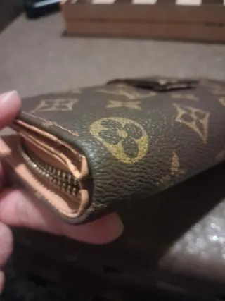Monedero estillo Louis Vuitton Marrón