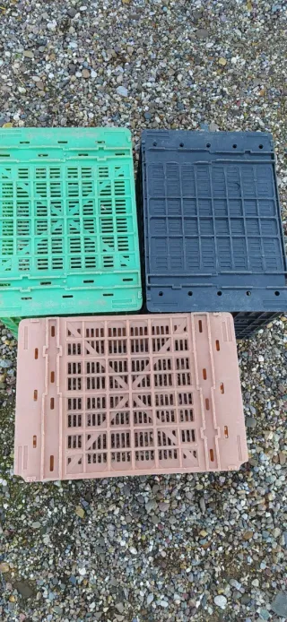 Cajas de plástico apilables (300 unidades)