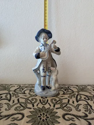 Lote 9 Figuras cerámica biscuit