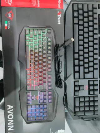 Tastiera Gaming Trust AVONN RGB