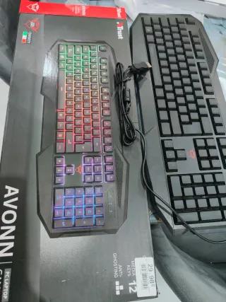 Tastiera Gaming Trust AVONN RGB