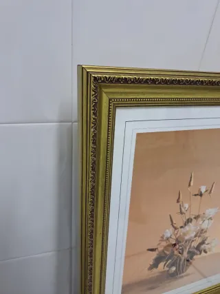 Marco de madera dorado con cristal