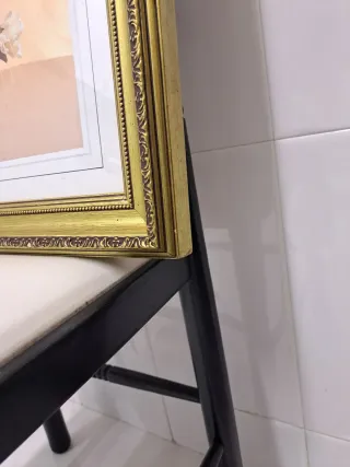 Marco de madera dorado con cristal