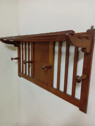 Perchero de madera