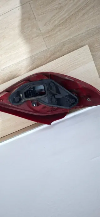 Piloto trasero derecho Peugeot 207