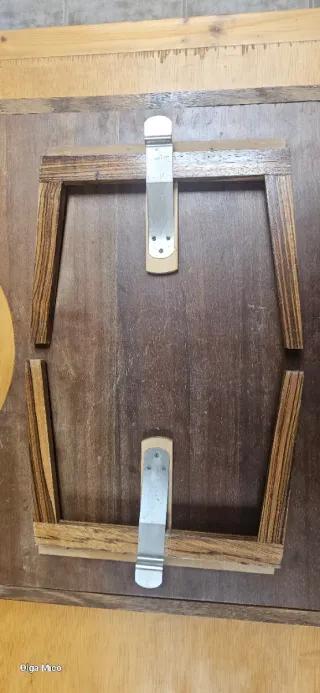 Bandeja antigua con patas decorada