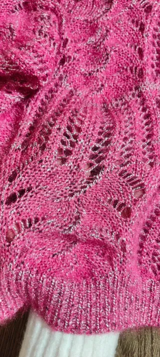 Maglione particolare con scollo a V rosa barbie