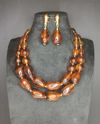 Conjunto Collar y Pendientes Ámbar Resin