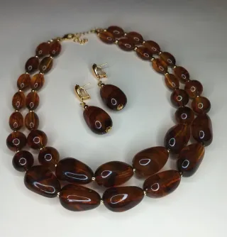 Conjunto Collar y Pendientes Ámbar Resin