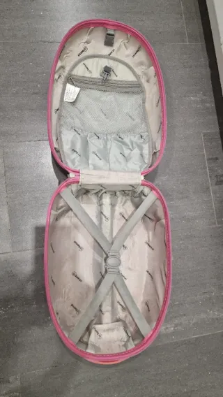 Maleta infantil con ruedas y diseño de niña