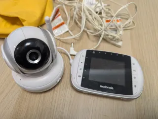 Vigilabebés Motorola con Cámara y Monitor