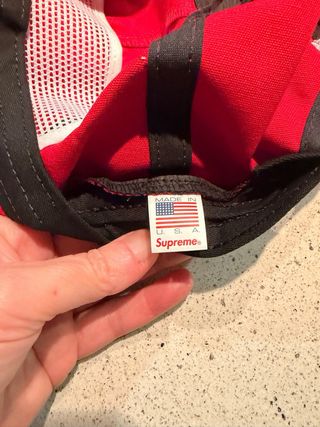 Cappellino Supreme rosso