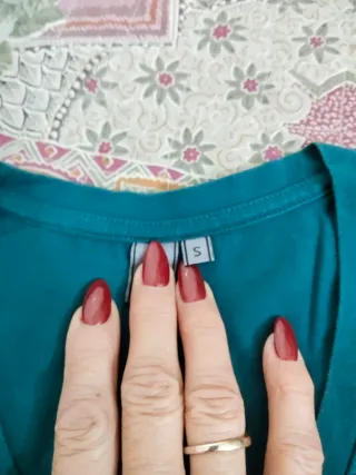 Maglietta verde con strass