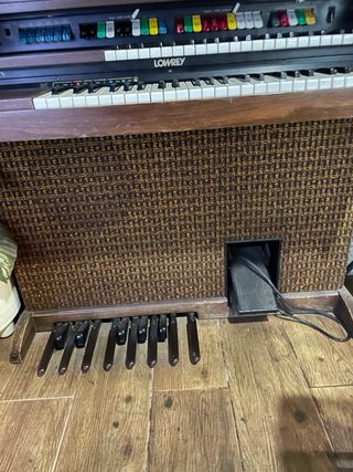 órgano electrónico LOWREY “Festival with Magic Gen