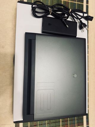 Alienware M18 R1 Portátil