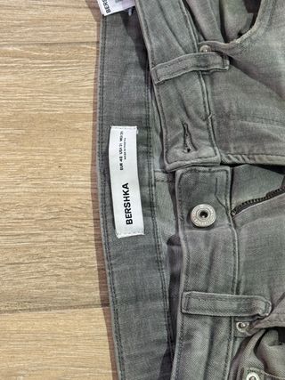 Bershka Jeans Efecto Desgastado Talla 36