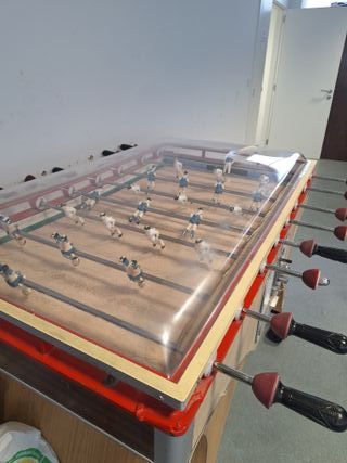 Futbolín de bar de monedas