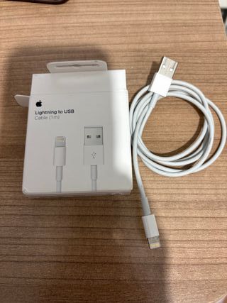 iPhone 11 128GB con cargador y funda