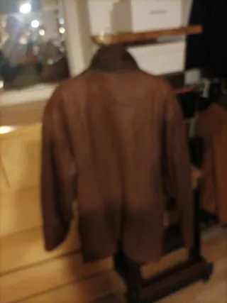 Chaquetón de piel marrón y verde
