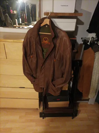 Chaquetón de piel marrón y verde