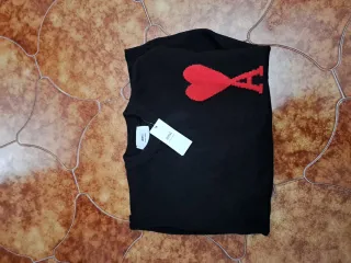 Maglione Ami Paris Nero con Cuore Rosso