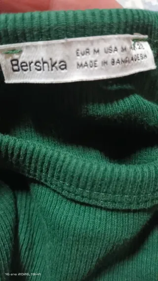 Dos tops manga larga uno verde y otro morado