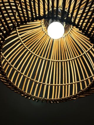 Lámpara de techo de ratán