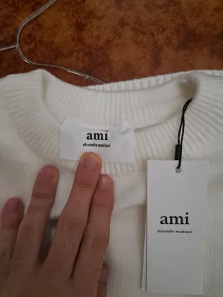 Maglione Ami Paris bianco con cuore rosso