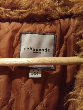 Abrigo Urbancode Marrón Peludo
