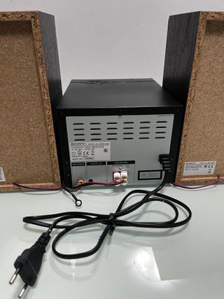Sony CD Radio con Altavoces y Mando
