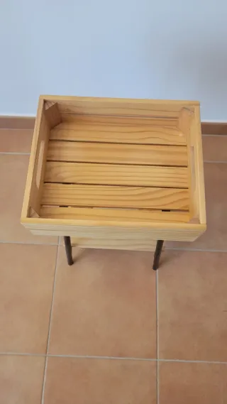 Mesita auxiliar madera y metal Ikea