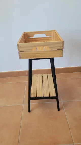 Mesita auxiliar madera y metal Ikea