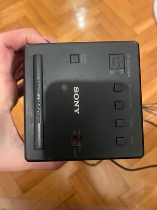 Radio despertador Sony negro