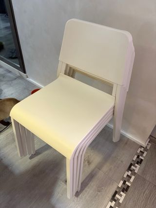 Sillas blancas apilables (4 unidades)