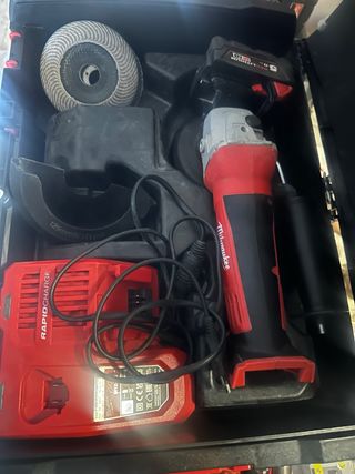Amoladora Angular Milwaukee M12