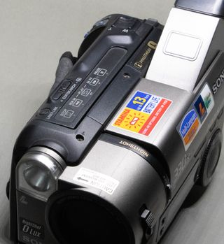 Cámara Sony Handycam Video Hi8 330x