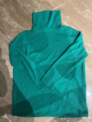 Jersey Stradivarius cuello alto verde