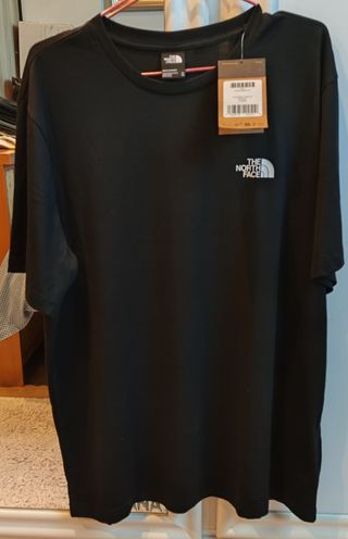 Camiseta The North Face Negra