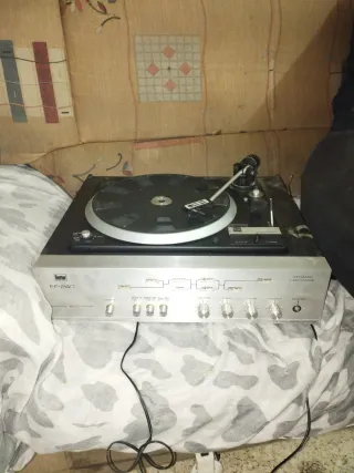 Tocadiscos con amplificador