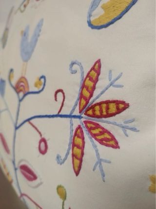 !!Excelente estado!! Dos cojines bordados IKEA