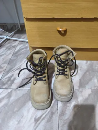 Botas Beige para Calle y Montaña.