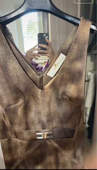 Abito Elisabetta Franchi marrone con fibbia oro