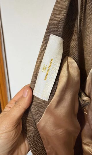 Abito Elisabetta Franchi marrone con fibbia oro