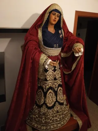 Dolores tamaño natural