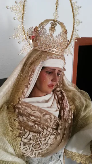 Dolores tamaño natural