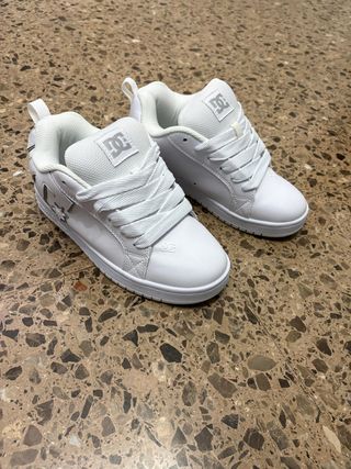 Zapatos DC Shoes blancos para skate